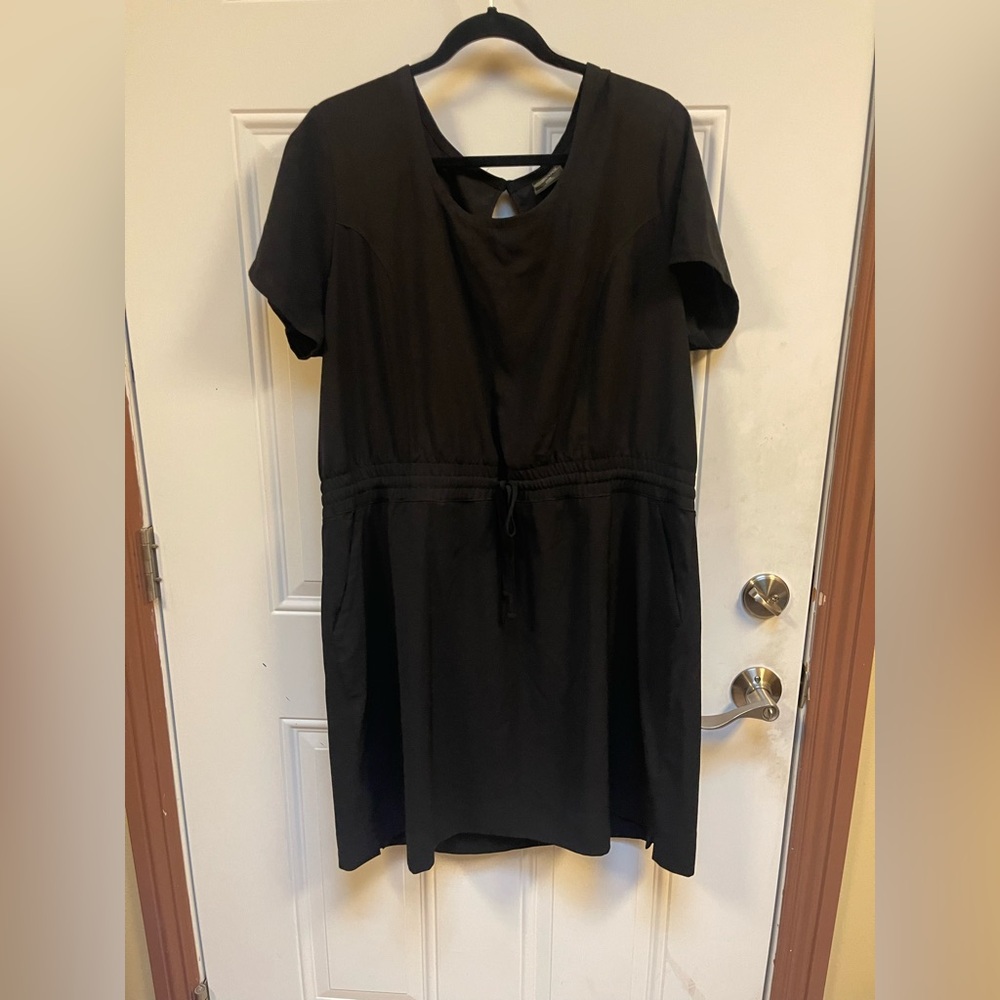 32 Degrees Black Dress - Picture 4 of 9